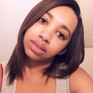 Meet your Posher, Leanedra